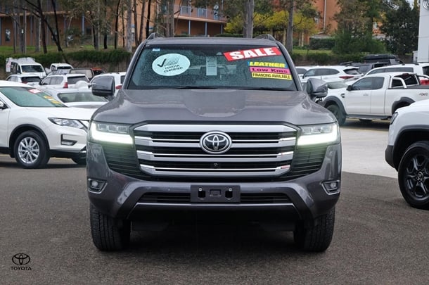 2023 Toyota LANDCRUISER VX image 4