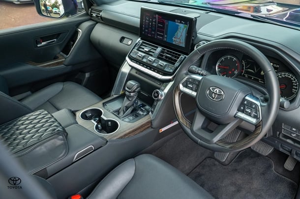 2023 TOYOTA Landcruiser VX image 7