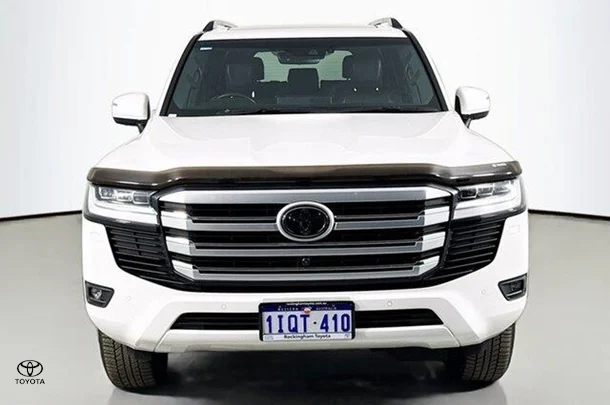 2022 Toyota LANDCRUISER VX image 2