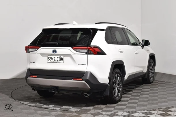 2022 Toyota RAV4 Hybrid GXL AWD image 2