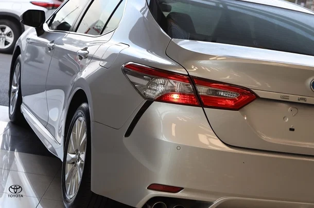 2018 Toyota Camry Hybrid Ascent Sport image 7