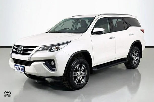 2020 Toyota FORTUNER GXL image 4