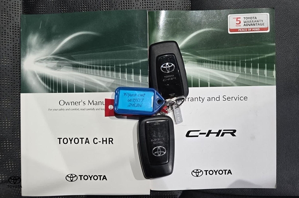 2021 Toyota C-HR Koba AWD image 32