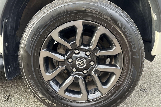 2020 Toyota HILUX Rogue image 10