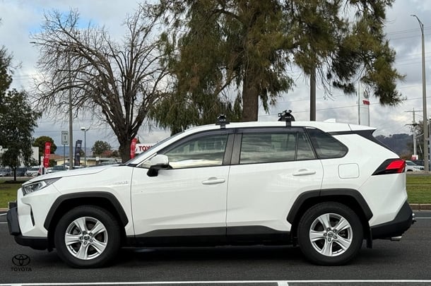 2021 Toyota RAV4 HYBRID GX AWD image 4