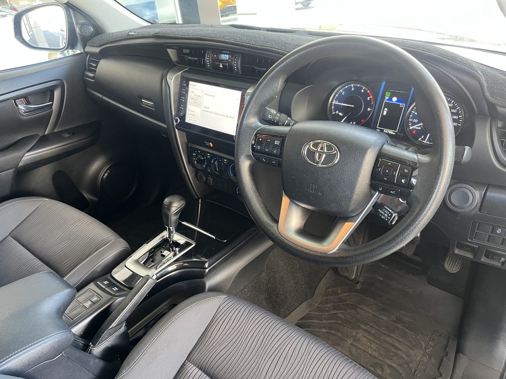2020 Toyota Fortuner GX image 9