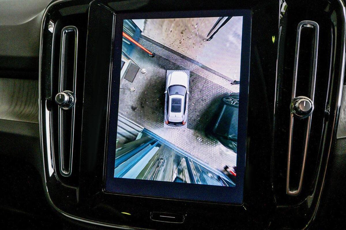 2024 Volvo XC40 Ultra B4 Bright Auto AWD MY25 image 10