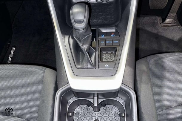 2022 Toyota Rav4 Hybrid GX-2WD image 25