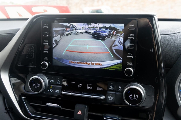 2021 Toyota KLUGER HYBRID GX AWD image 15