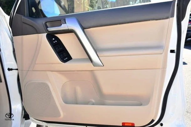 2021 Toyota Prado VX image 5