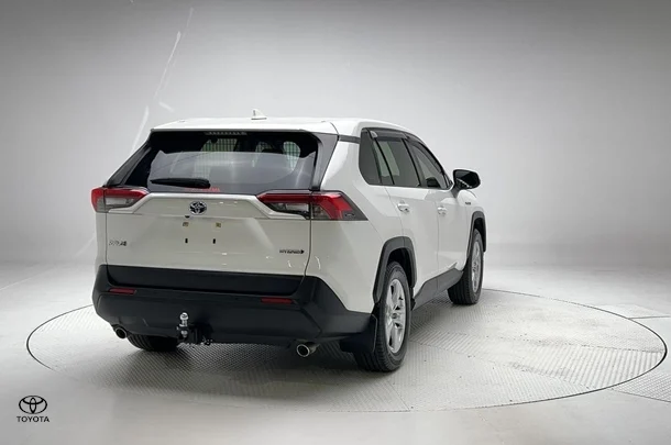 2021 Toyota RAV4 Hybrid GX AWD image 2