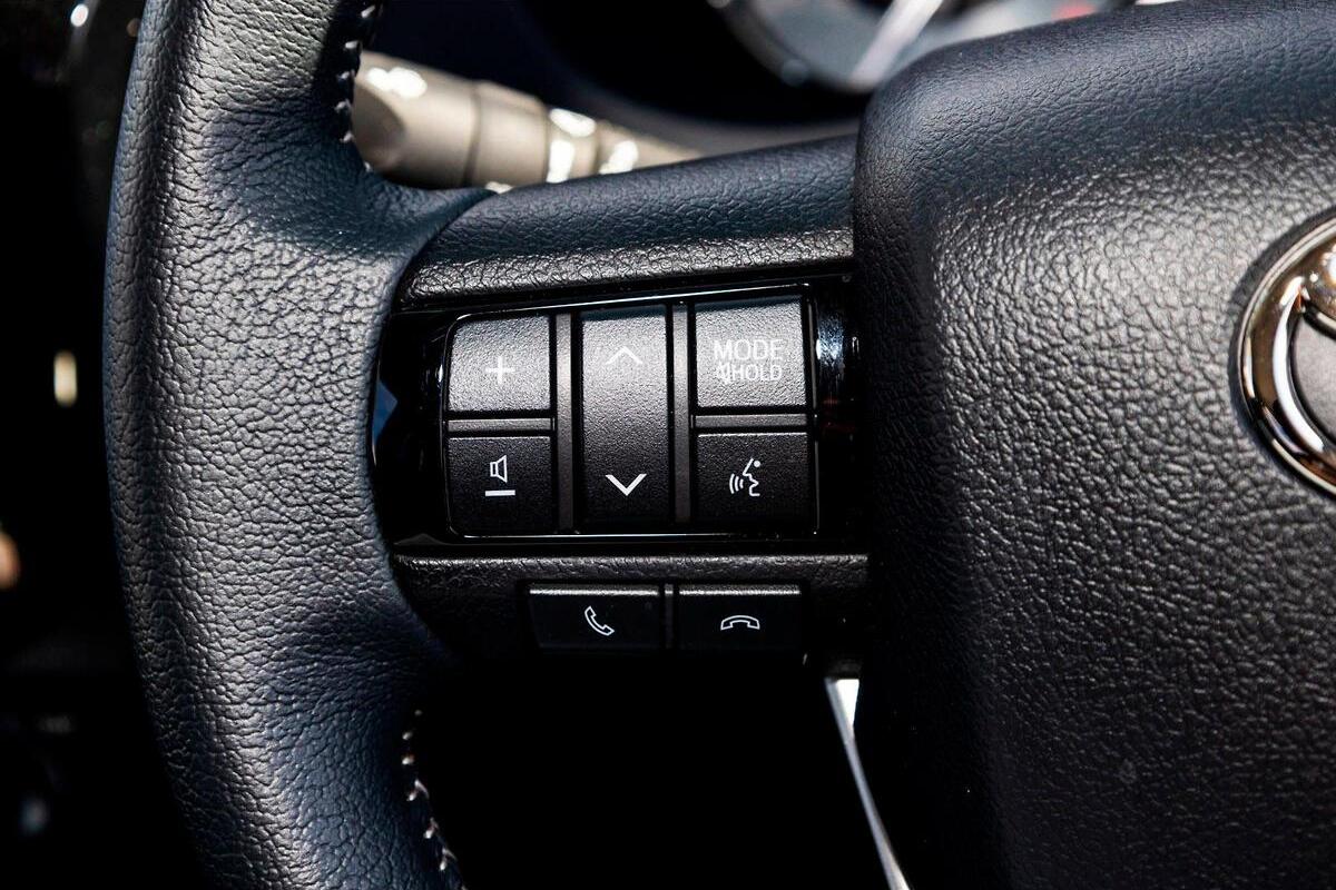 2024 Toyota Hilux SR5 Auto 4x4 image 13