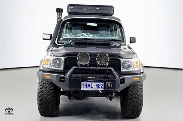 2019 Toyota LANDCRUISER MILITARY GXL image 2