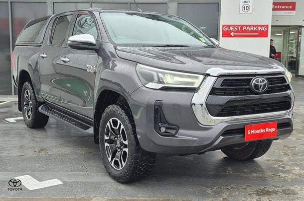 2021 Toyota Hilux SR5 image 3