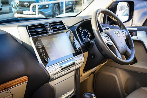 2022 Toyota Prado VX image 24
