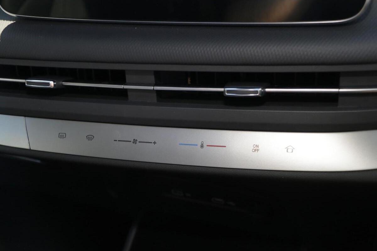 2025 LDV MIFA 9 Luxe Auto MY23 image 15