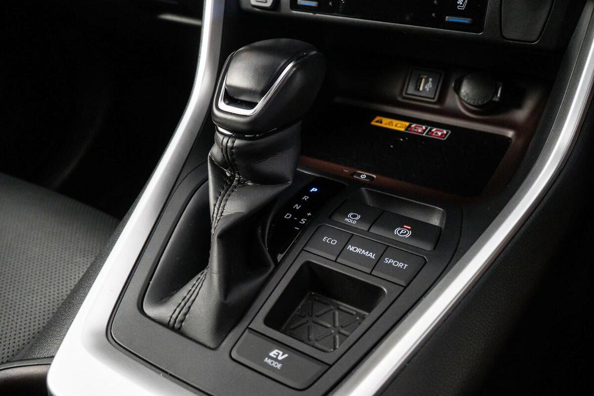 2024 Toyota RAV4 Cruiser Auto 2WD image 16