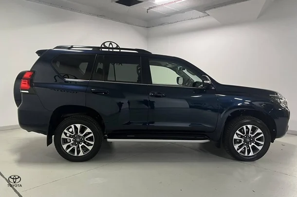 2023 Toyota Prado VX image 4