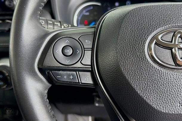 2023 Toyota Rav4 Hybrid GX image 17