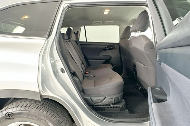 2024 Toyota Kluger Hybrid GX AWD image 16