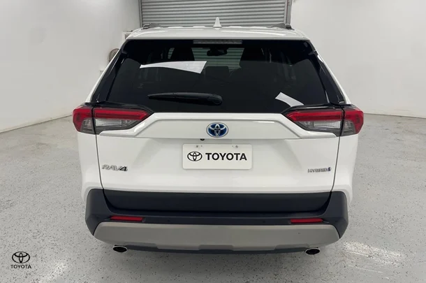 2023 Toyota RAV4 Hybrid GXL-2WD image 4