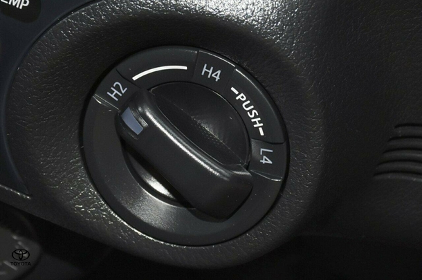 2023 Toyota Hilux 4x4 Rogue image 13