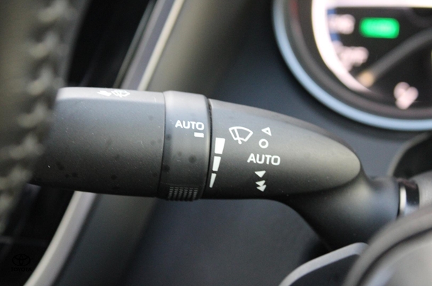 2023 Toyota Camry Hybrid SL image 33
