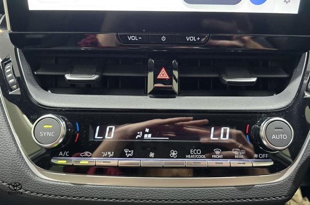 2023 Toyota Corolla Cross Petrol GXL image 20