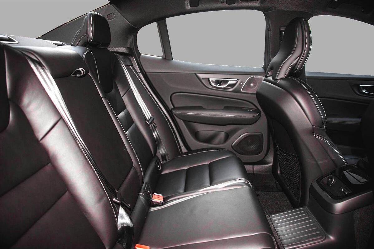 2024 Volvo S60 Recharge T8 Black Edition Auto AWD MY24 image 9