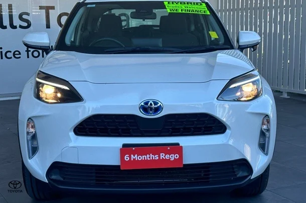 2022 Toyota Yaris Cross Hybrid GX image 3