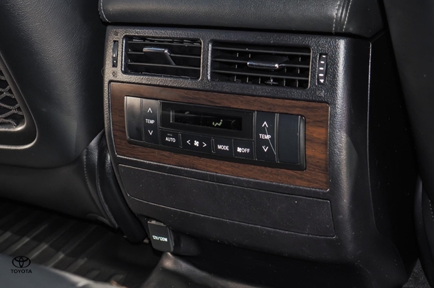 2021 Toyota Landcruiser VX image 26