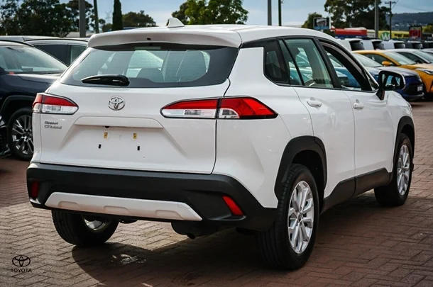 2024 Toyota Corolla Cross GX image 7
