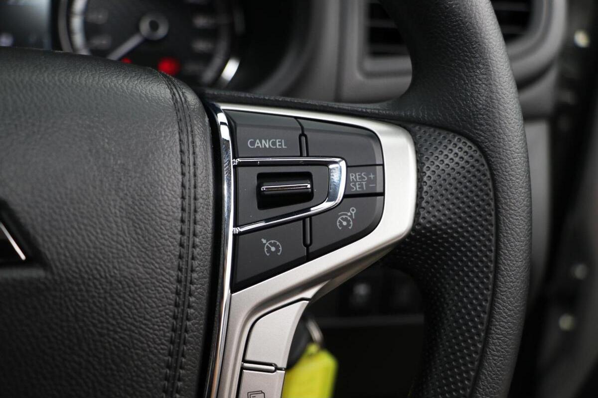 2024 Mitsubishi Triton GLX MR Manual 4x4 MY23 image 12