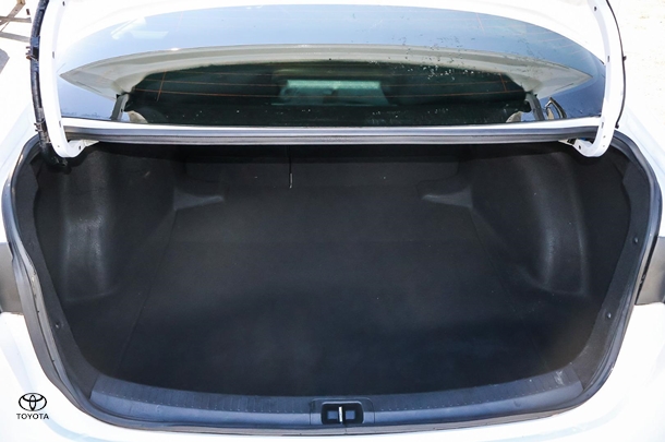 2022 Toyota Corolla Sedan Hybrid Ascent Sport image 11