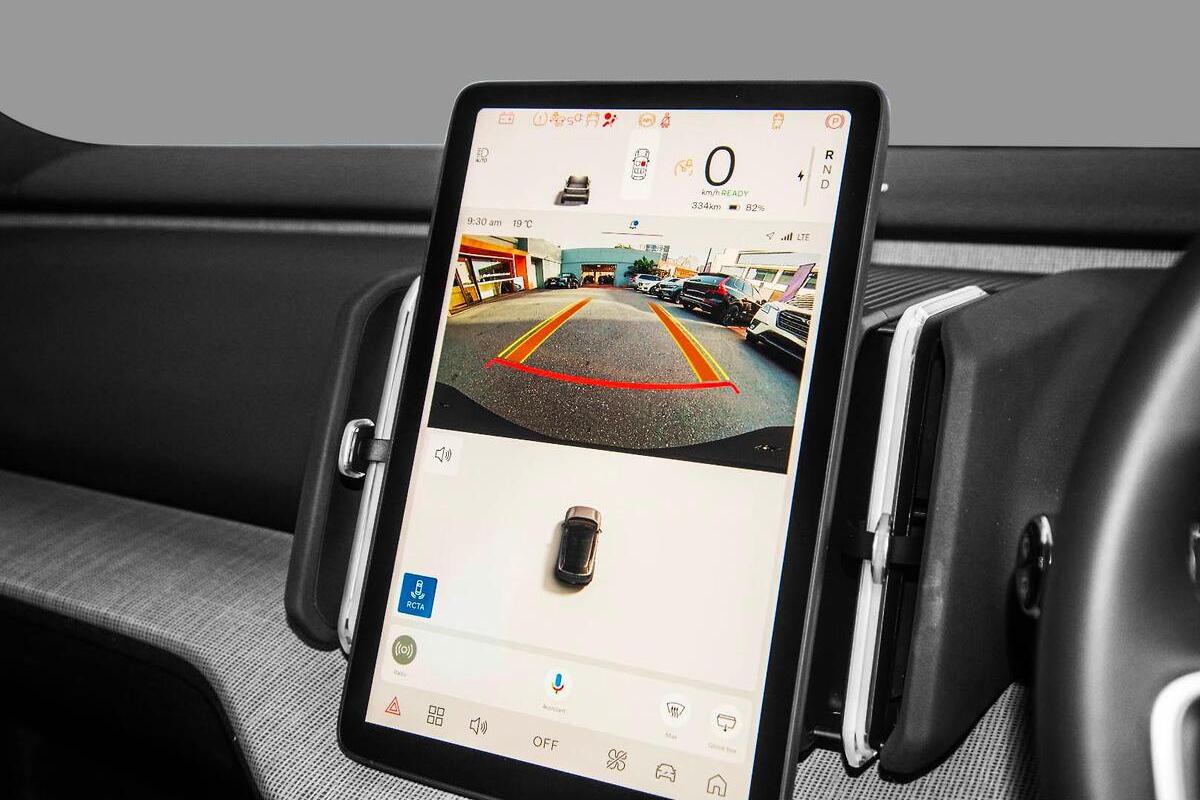 2024 Volvo EX30 Single Motor Extended Range Plus Auto MY25 image 19