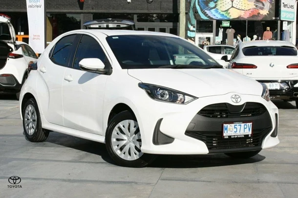 2021 Toyota Yaris Ascent Sport image 2