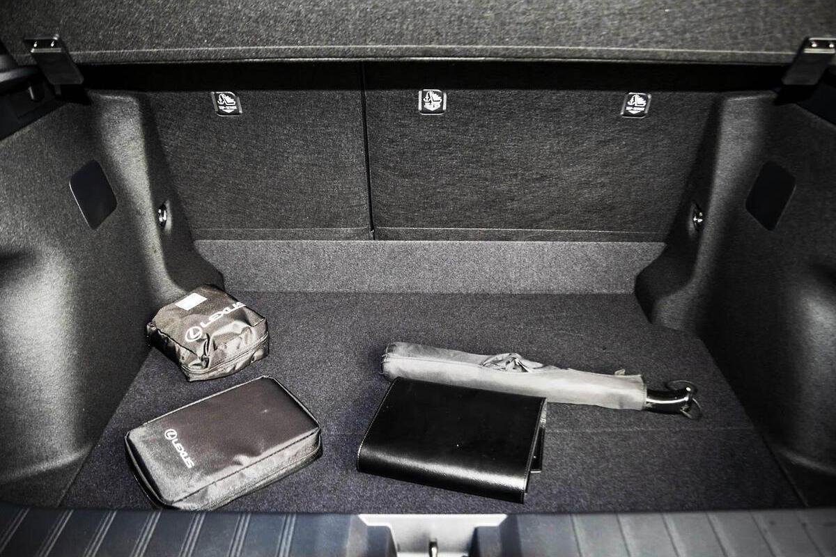 2025 Lexus LBX Sports Luxury Auto 2WD image 13