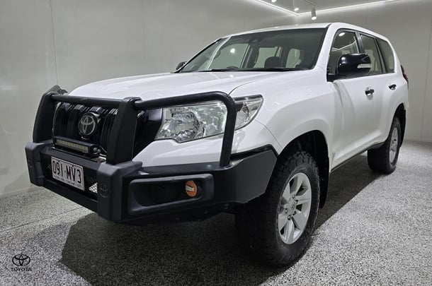 2019 Toyota Prado GX image 5