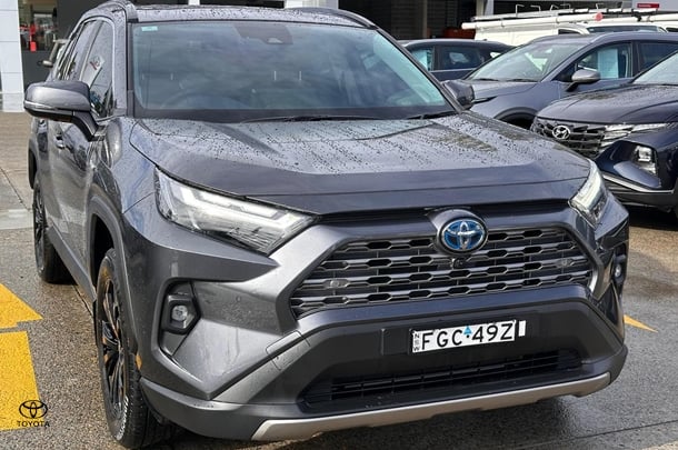 2024 Toyota RAV4 Hybrid Cruiser 2WD image 10