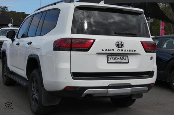 2023 Toyota Landcruiser GR Sport image 5