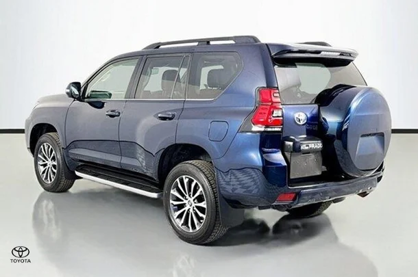 2023 Toyota Prado Kakadu image 6