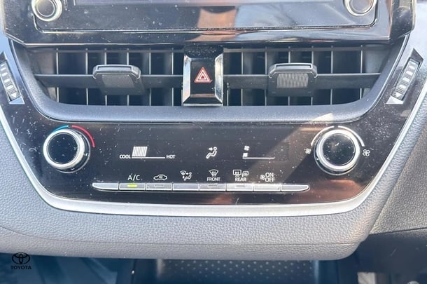 2018 Toyota Corolla Ascent Sport image 11