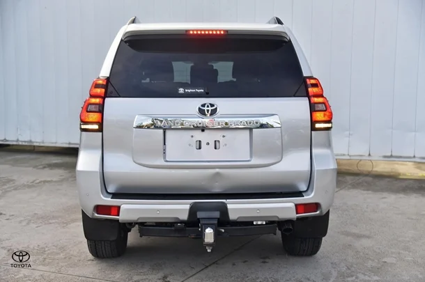 2020 Toyota Prado GXL image 4