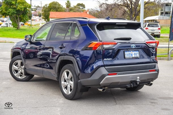 2020 Toyota Rav4 Hybrid GXL image 2