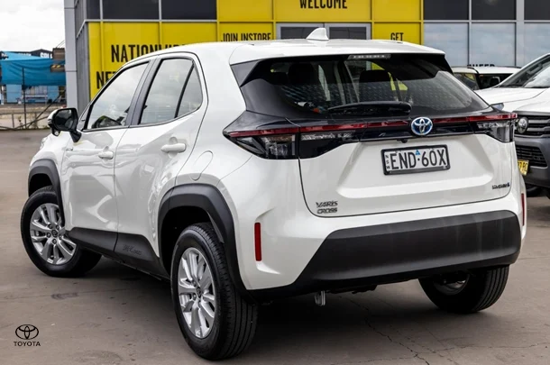 2020 Toyota Yaris Cross Hybrid GX image 3
