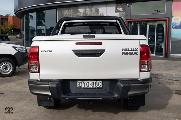 2018 Toyota Hilux 4x4 Rogue image 5