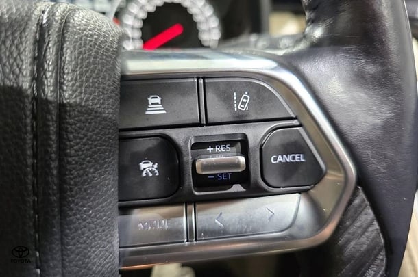 2022 Toyota Landcruiser Sahara ZX image 16