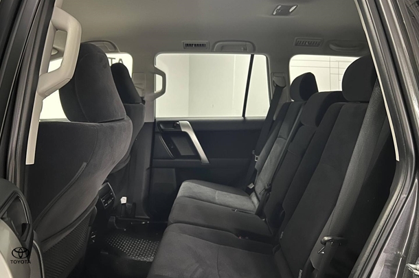 2022 Toyota Prado GXL image 15