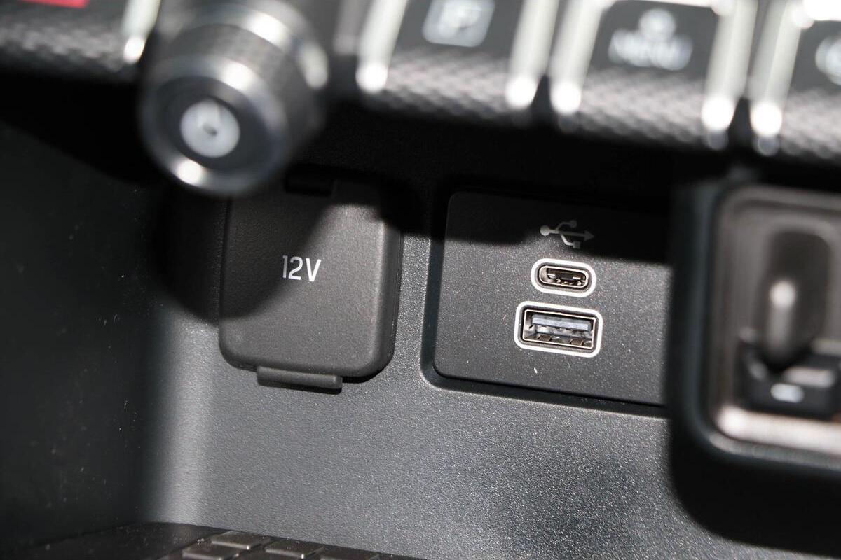 2024 Volkswagen Amarok TSI452 Aventura NF Auto 4MOTION Perm MY24 Dual Cab image 15