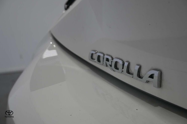 2024 Toyota Corolla Hatch Hybrid Ascent Sport image 11